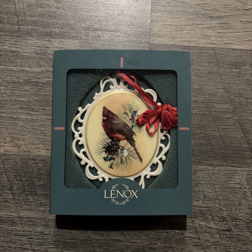 Lenox WINTER GREETINGS XMAS 4" Oval Ornament CARDINAL 1997 Catherine McClung